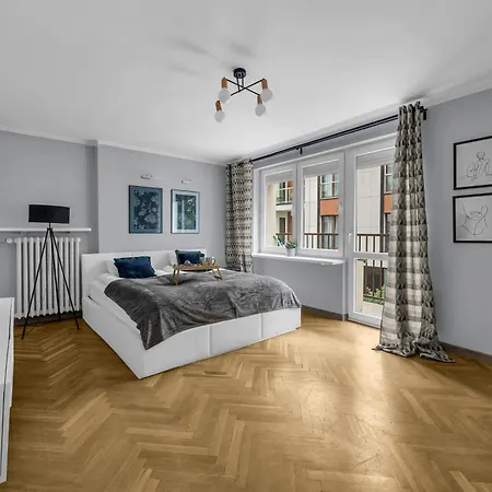 Powisle - Balcony, Workspace - By Rentujemy Varsó