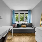Apartman Powisle - Balcony, Workspace - By Rentujemy Varsó